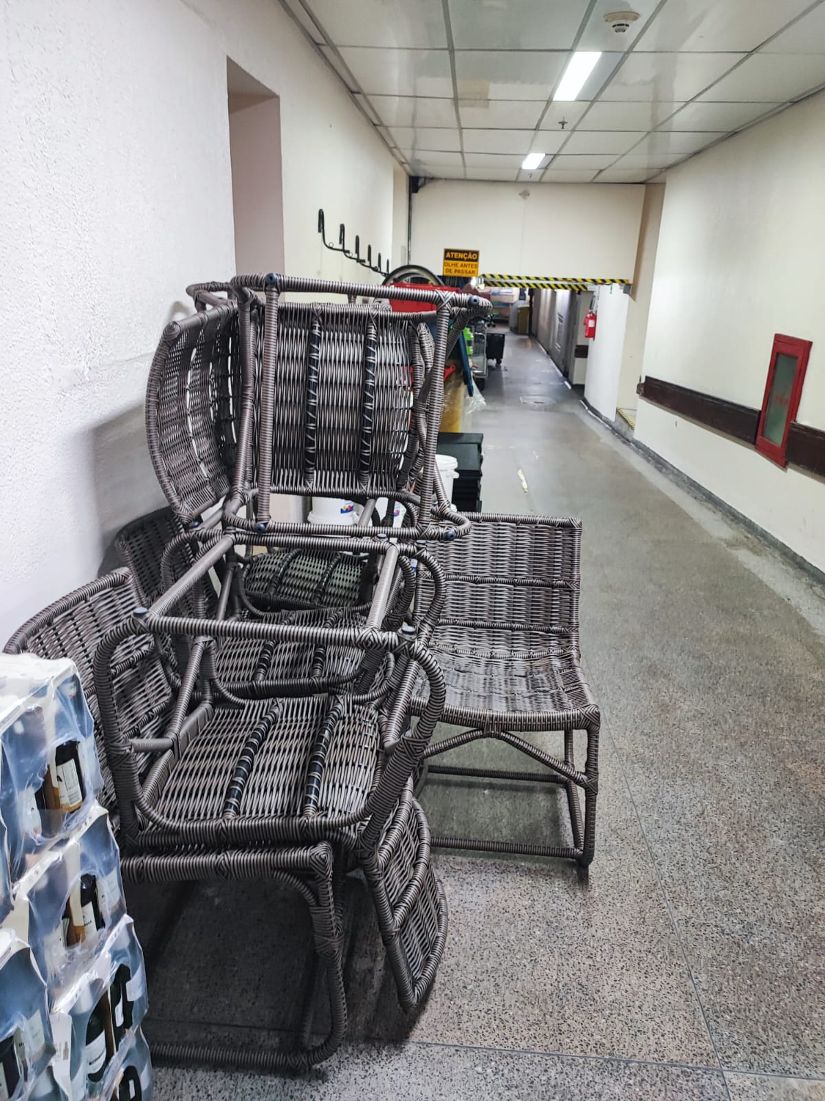 Cadeiras de rede hoteleira — antes da revitalização